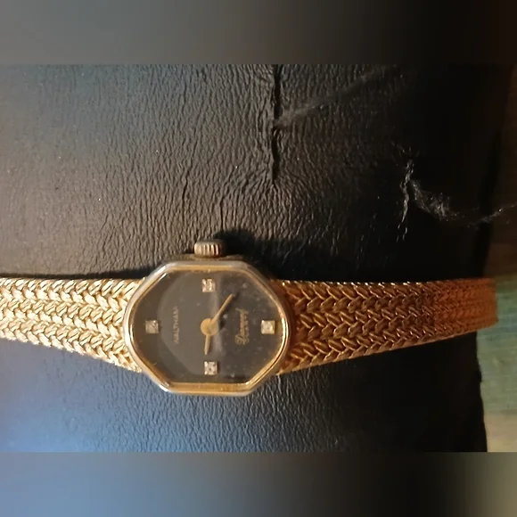 Vintage Waltham Diamond Quartz Women's Watch - Picture 3 of 9